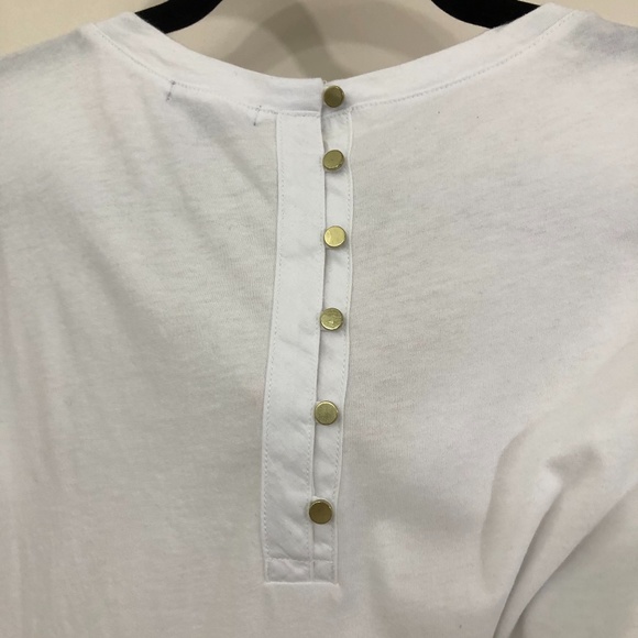 😍NWT Gap LongSleeve White w/Back Buttons! M😍 - Picture 6 of 7